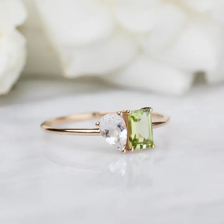 9kt Peridot and Topaz Moi & Toi Ring